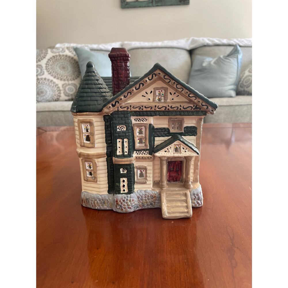 Vintage 1998 Yuletide QUEEN ANNE VICTORIAN Mansion Christmas Village House